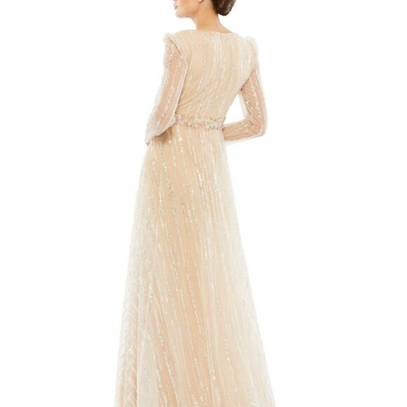 NEW WITH TAGS $698 Mac Duggal Long Sleeve Gown Champagne W/ Silver Sequins. SZ 4 - Picture 5 of 8